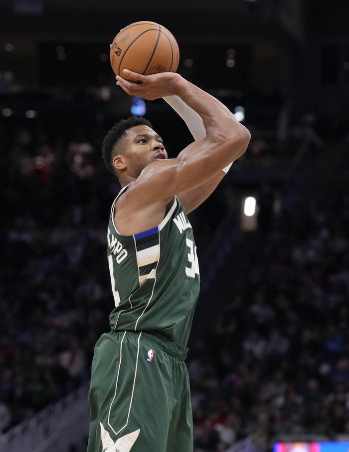 字母哥连续三场比赛得分超过夺冠，雄鹿不断突破！