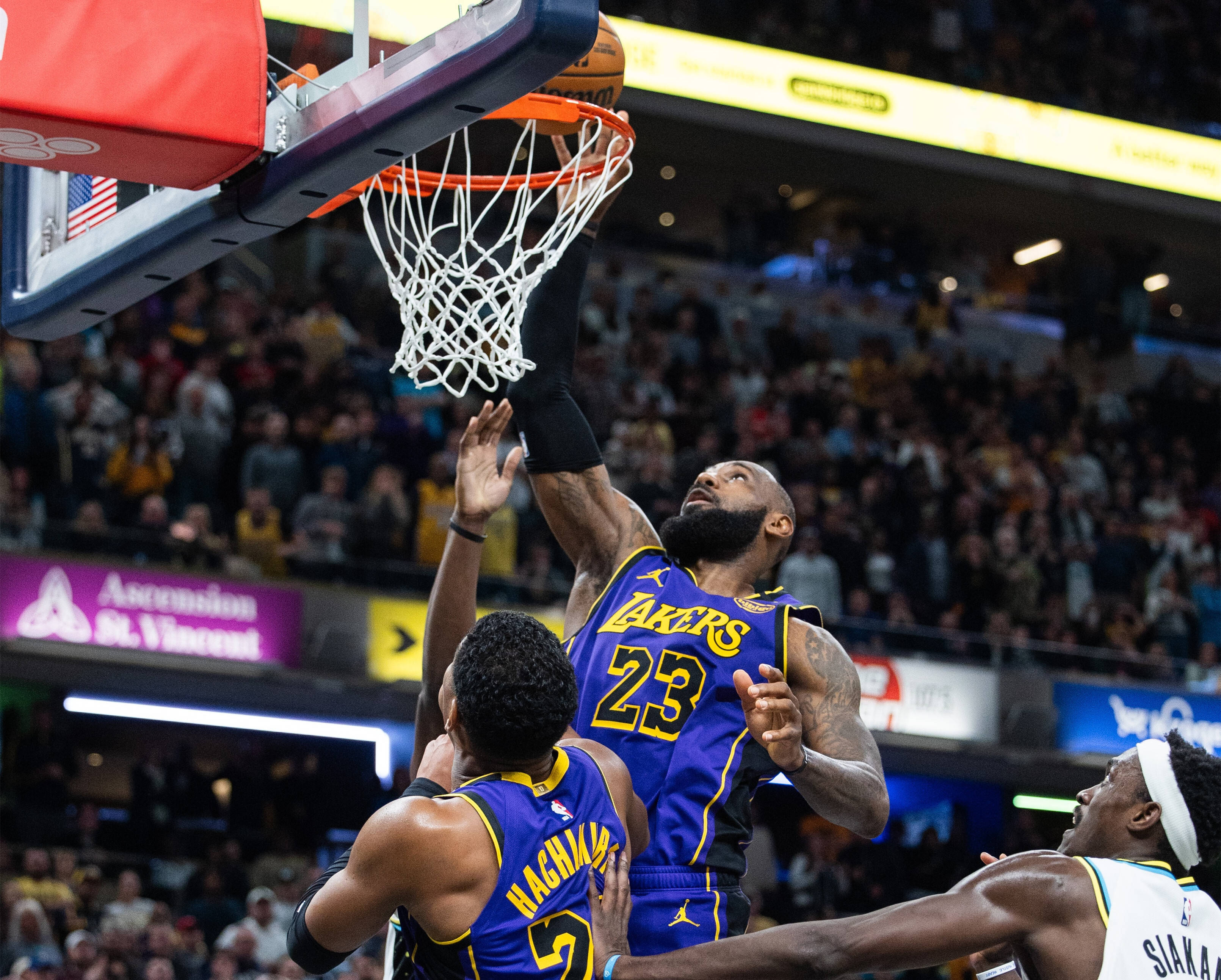 开云-包含詹姆斯重返赛场，出色发挥首场状态出色，加拿大队观众沸腾！的词条-开云