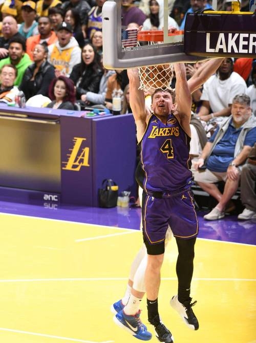 开云-Ming新星重要助攻表现突出，巴塞罗那前途光明！引发球迷热议的简单介绍-开云