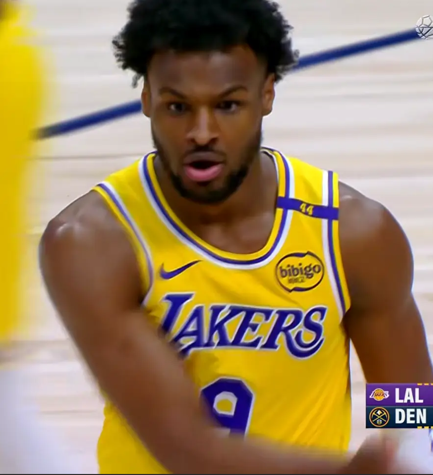 开云中国-湖人教练压力巨大！，Rookie遭遇二十持续失利全场沸腾不已-开云中国