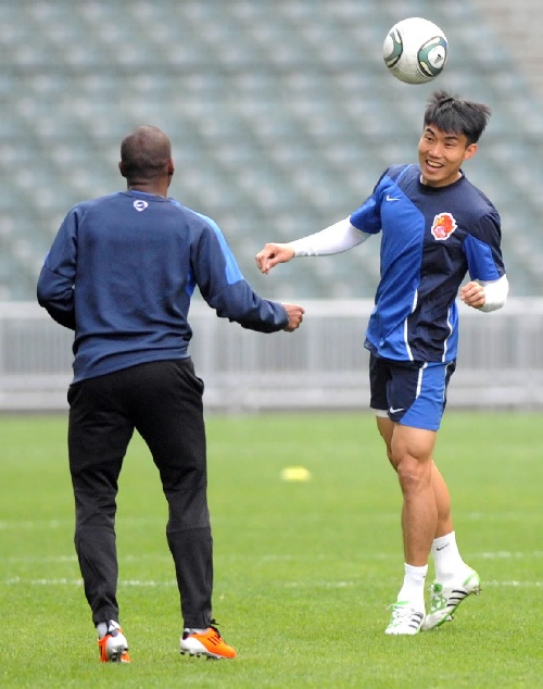 开云中国-窗口期广州队备战社区盾，队长鼓劲细节曝光，引发热议，纪律约束更严格-开云中国